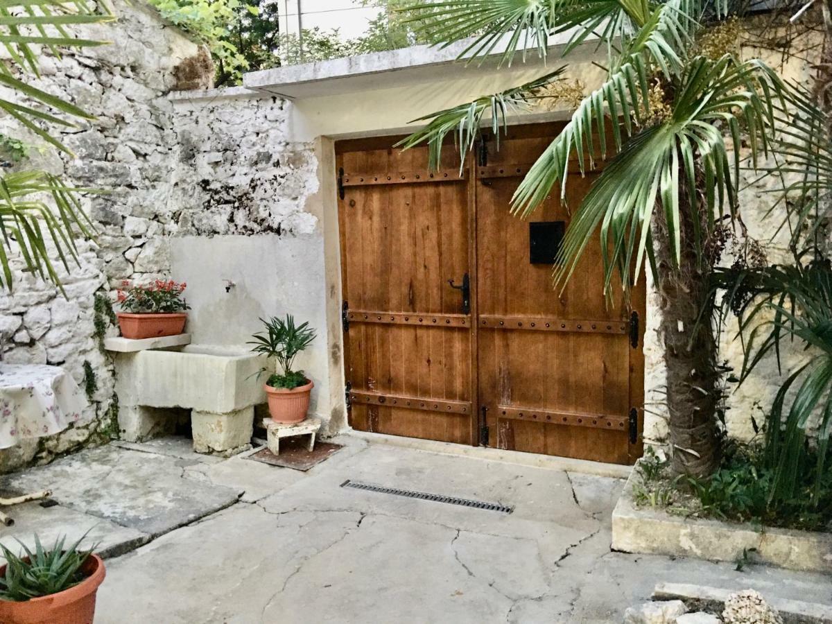 Palmera موستار المظهر الخارجي الصورة