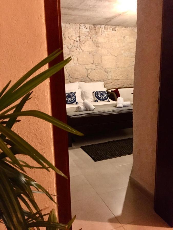 Palmera موستار المظهر الخارجي الصورة